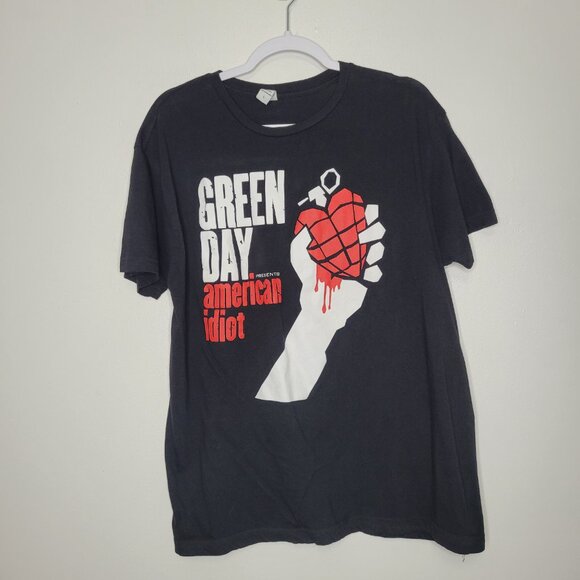 Green Day American Idiot front graphic punk rock band shirt size large - Picture 1 of 5
